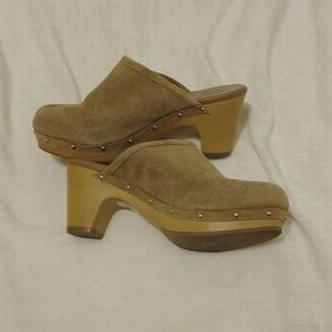 🌺3 for $20🌺 Heeled clogs